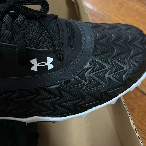 ***** Brand New Size 10 Men’s Under Armour Baseball Cleats - Picture 3 of 4
